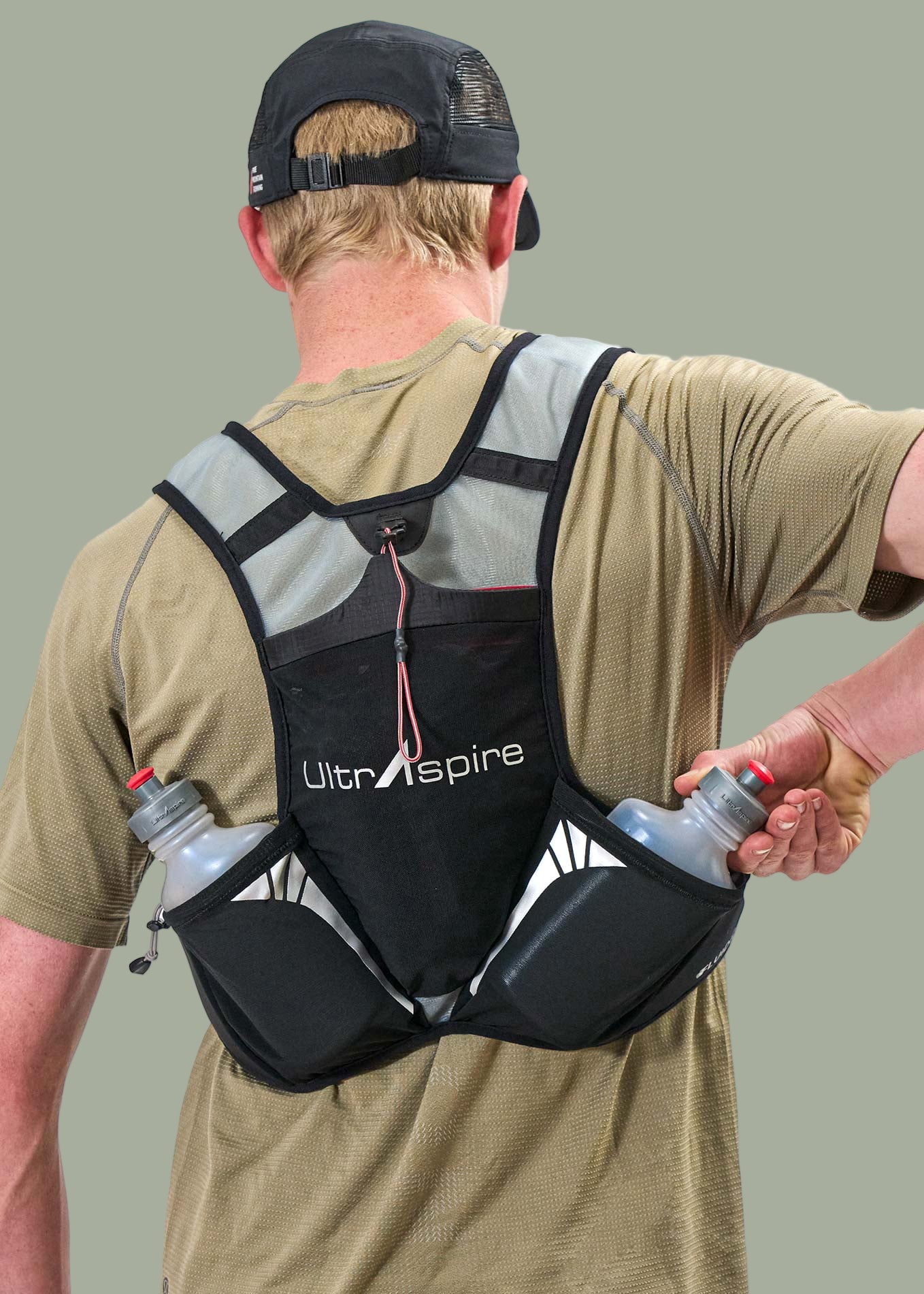 UltrAspire Momentum V2 - 6L Black
